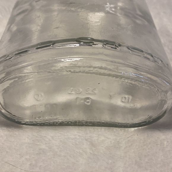 Vintage Embossed Old Crow Kentucky Bourbon Whiskey Bottle One Pint Clear - Picture 4 of 7